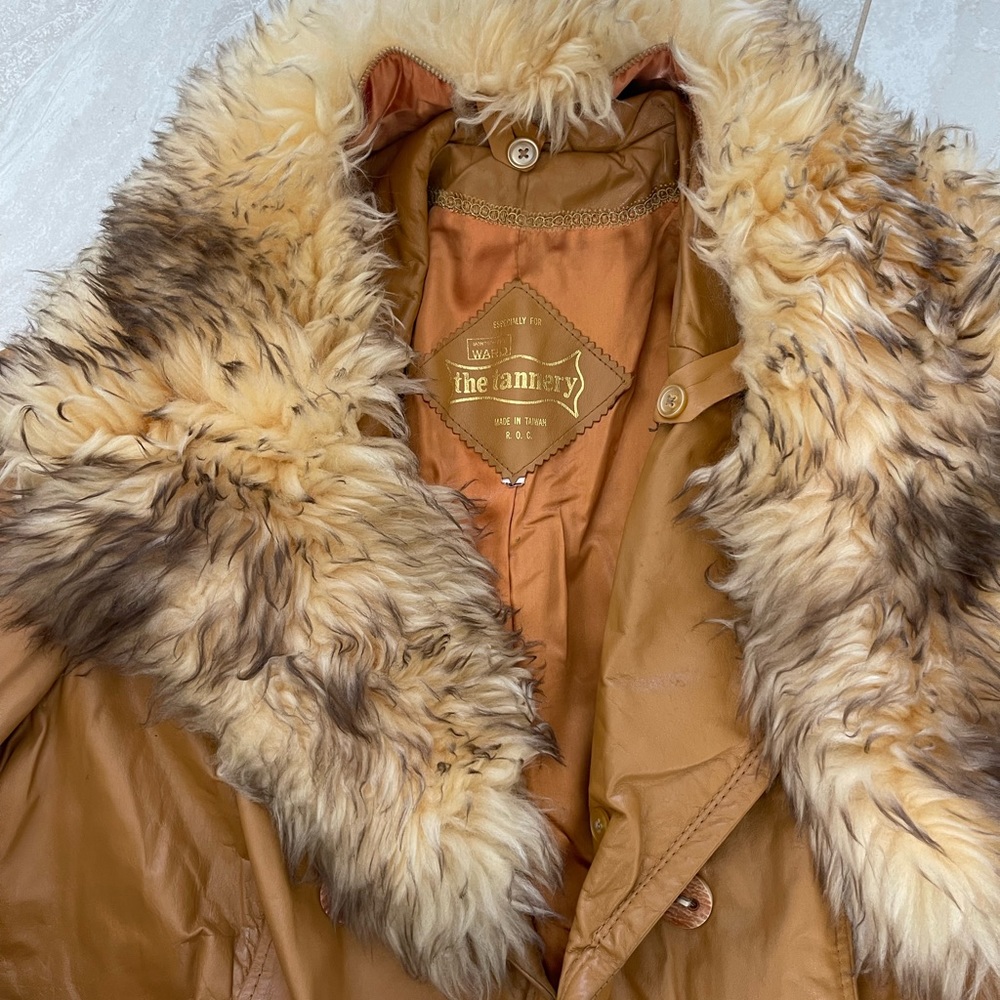 Vintage Leather brown trench with fur